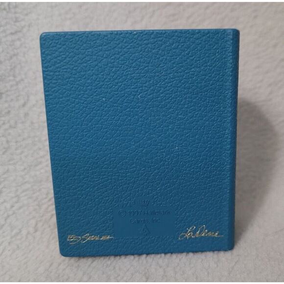 Vintage Hallmark Christmas Ornament Little Boy Blue Mother Goose Book 97 3D - Picture 6 of 9